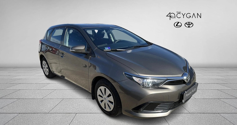 Toyota Auris cena 49900 przebieg: 158923, rok produkcji 2018 z Malbork małe 232